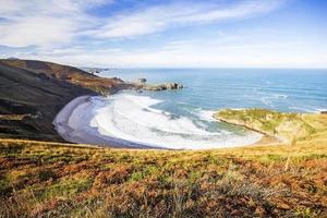 stranden i Torimbia nära Llanes, Asturien, Spanien foto