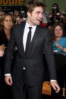 Robert pattinson anländer på de ny måne premiärer westwood by teaterwestwood canovember 16 20092009 foto