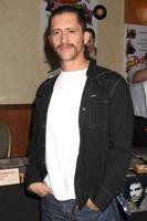 clifton collins jr på de hollywood samlare visa i burbank ca på juli 18 2009 2008 foto