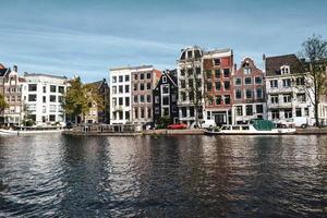 kanal i Amsterdam, Nederländerna foto