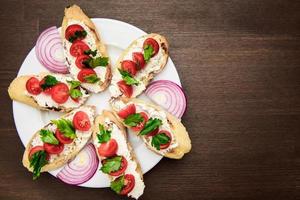 bruschetta med tomater foto