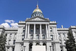 colorado stat capitol byggnad mot blå himmel i denver stad foto