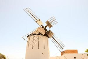 traditionell väderkvarn på tenerife foto