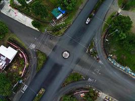 antenn se av grön ris terrasser i indonesien foto