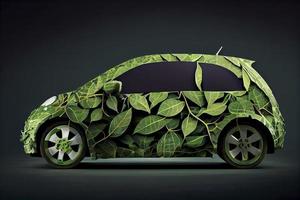 grön elektrisk bil tillverkad från löv, hållbar och förnybar resurser, eco kraft foto