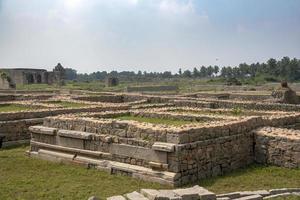 adelsmäns kvartal i de kunglig inhägnad i hampi foto