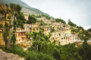 masuleh, Iran, 2022 - hus i traditionell by av masuleh i gilan provins foto