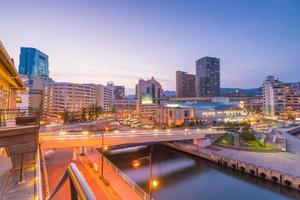 hamnen i Kobe skyline i Japan foto