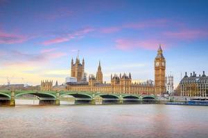 big ben och parlamentets hus i london foto