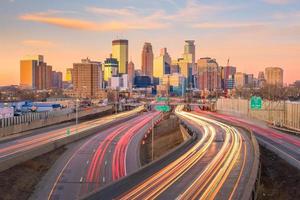 minneapolis centrum skyline i minnesota, usa foto