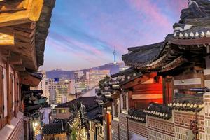 det bukchon hanok historiska distriktet foto