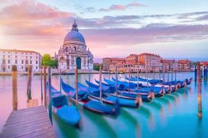 Canal Grande i Venedig, Italien med Santa Maria della Salute Basilica foto