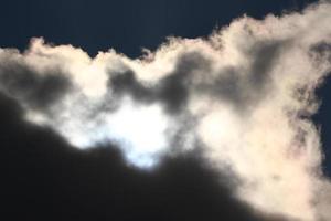 Sol disk Bakom bakgrundsbelyst moln foto