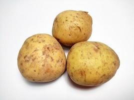 potatis, isolerat i vit bakgrund foto