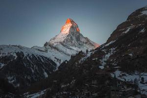 naturskön soluppgång eller solnedgång se av matter - ett av de mest känd och ikoniska swiss berg, zermatt, valais, schweiz foto