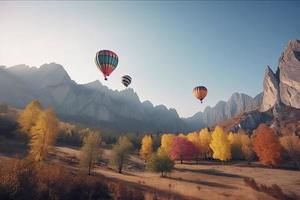 färgrik varm luft ballonger flyga i himmel skön berg landskap foto