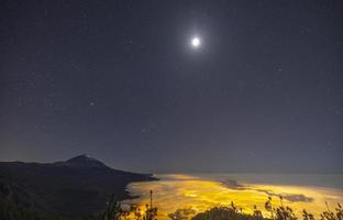 el teide vulkan på natt i tenerife Spanien foto