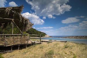 kroatien ö idyllisk strand hydda foto