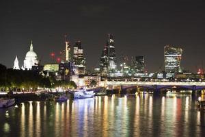 London stad horisont flod thames foto