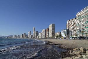 de kust och hög stiga horisont av benidorm foto