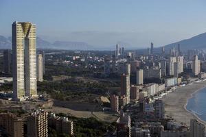 de kust och hög stiga horisont av benidorm foto