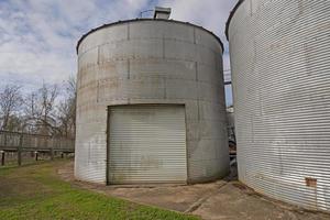 bruka silo konverterad till en garage foto