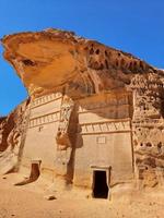 skön dagtid se av al hegra, madain saleh arkeologisk webbplats i al ula, saudi arabien. foto