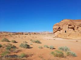 skön dagtid se av al hegra, madain saleh arkeologisk webbplats i al ula, saudi arabien. foto