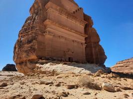 skön dagtid se av al hegra, madain saleh arkeologisk webbplats i al ula, saudi arabien. foto