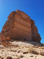 skön dagtid se av al hegra, madain saleh arkeologisk webbplats i al ula, saudi arabien. foto