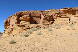 skön dagtid se av al hegra, madain saleh arkeologisk webbplats i al ula, saudi arabien. foto