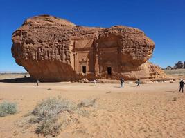 skön dagtid se av al hegra, madain saleh arkeologisk webbplats i al ula, saudi arabien. foto