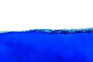abstrakt blå Färg vatten stänk isolerat på vit rena bakgrund, vatten stänk och vatten släppa foto