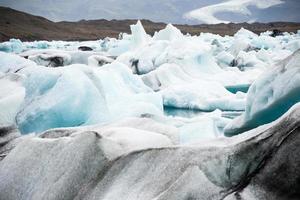 isberg bitar i en glaciär. island foto