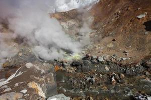 fumaroles i de krater vulkan foto