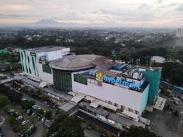 jakarta, indonesia 2021- Flygfoto över hypermart, det största köpcentret i jakarta foto