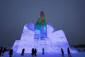 harbin, Kina - jan 21, 2017- harbin internationell is och snö skulptur festival är ett årlig vinter- festival den där tar plats i harbin. den är de värld största is och snö festival. foto