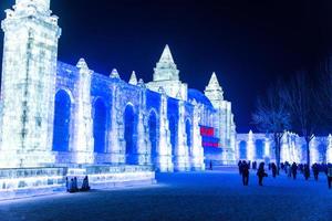 harbin, Kina - jan 2, 2019-harbin internationell is och snö skulptur festival är ett årlig vinter- festival den där tar plats i harbin. den är de värld största is och snö festival. foto