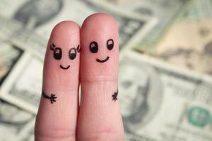 finger konst av en Lycklig par kram på bakgrund av pengar. foto