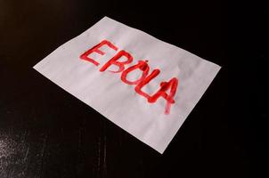 ebola ord skriven på papper foto
