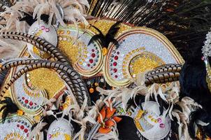 oidentifierad människor bär karneval masker på de Venedig karneval i Venedig, Italien, cirka februari 2022 foto