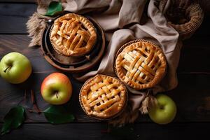 hemlagad äpple paj. hemlagad äpple pajer på trä- bakgrund, topp se. klassisk höst tacksägelse efterrätt - organisk äpple paj. generativ ai foto