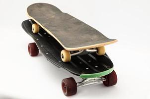isolerat skateboards på vit foto