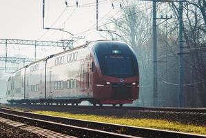 tåg på de järnväg - aeroexpress flygplats överföra tåg i Moskva, Moskva, 31 okt 2021 foto