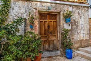 l historisk gammal färgrik hus barrio santa cruz alicante Spanien på en solig dag foto