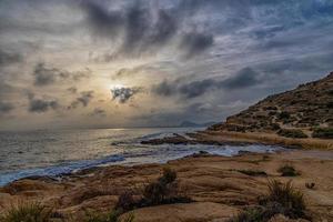 landskap av de havet av alicante Spanien på en värma solig höst dag foto