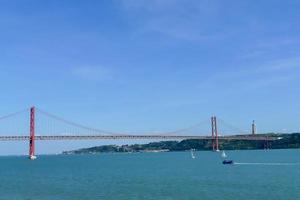 bro i Lissabon, portugal foto