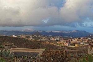 lugna Semester landskap på de spanska kanariefågel ö tenerife på en solig dag foto