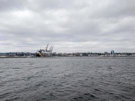 landskap skytte av ett industriell hamn stad foto