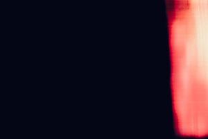 regnbåge lins optisk blossa filma damm täcka över effekt årgång abstrakt bokeh ljus läckage Foto retro kamera defocused fläck reflexion ljus solljus. använda sig av skärm täcka över läge för Foto bearbetning.